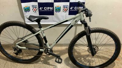 Imagem da notícia Bicicleta furtada de academia é recuperada em frente a uma residência conhecida por receptação em Chapadão do Sul
